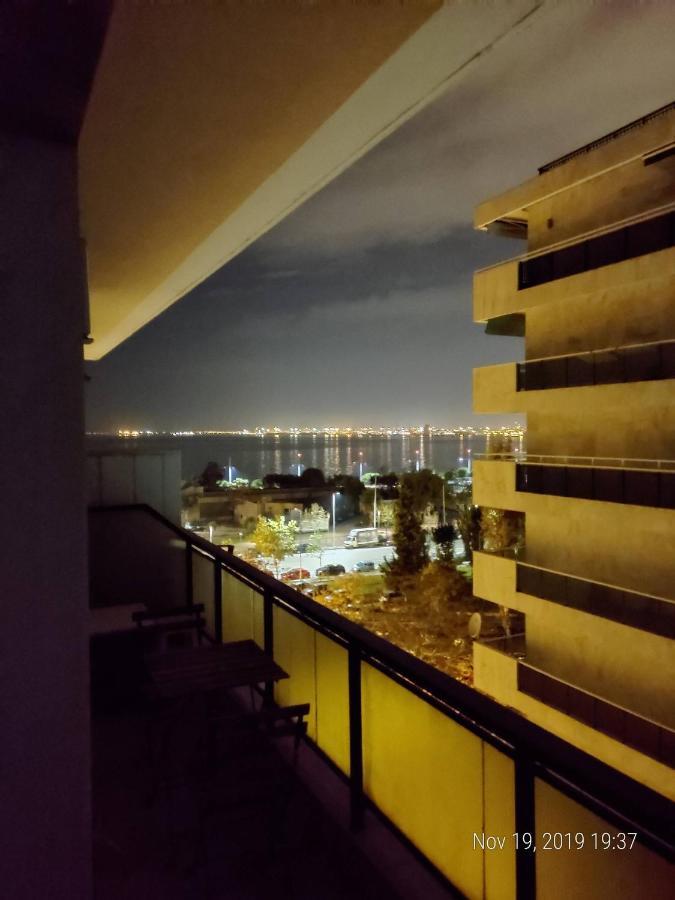 Promenade Apartment With Sea View Szaloniki Kültér fotó