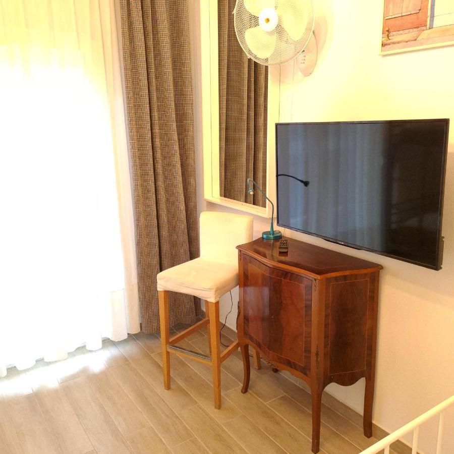 Promenade Apartment With Sea View Szaloniki Kültér fotó